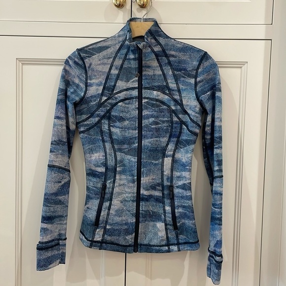 Lululemon Define Blue Patterned Zippered Jacket—Like New Condition!  BEAUTIFUL-4 - Picture 1 of 8